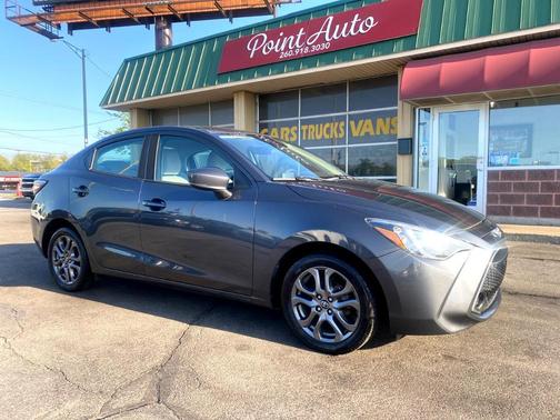 2019 Toyota Yaris Sedan LE