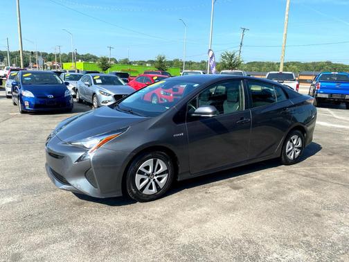 2017 Toyota Prius Three Touring