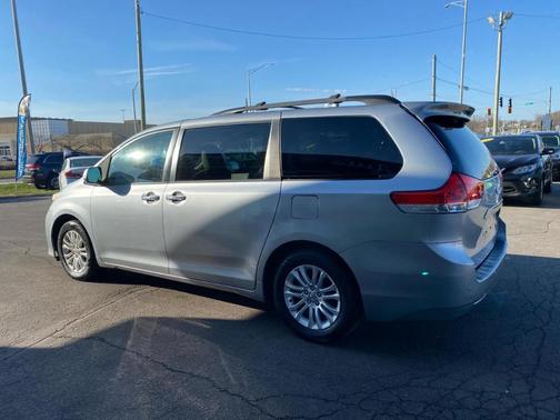 2013 Toyota Sienna XLE