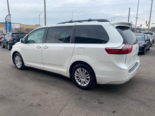 2017 Toyota Sienna Limited Premium