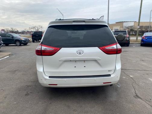 2017 Toyota Sienna Limited Premium