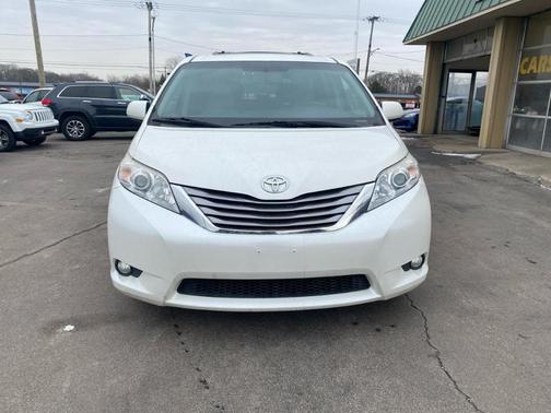 2017 Toyota Sienna Limited Premium