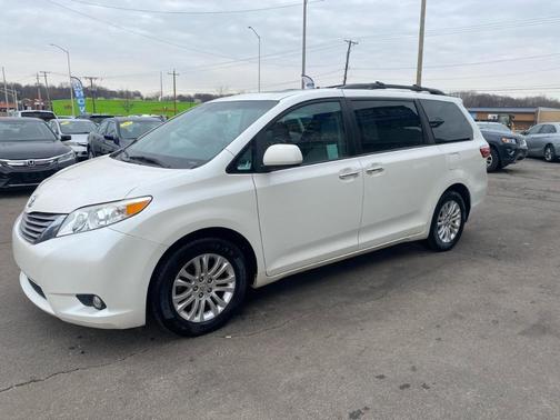 2017 Toyota Sienna Limited Premium
