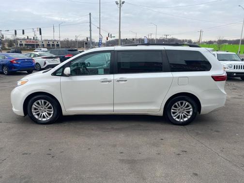 2017 Toyota Sienna Limited Premium
