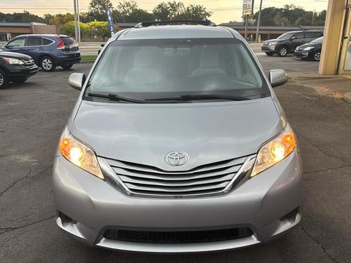 Gray 2017 Toyota Sienna LE