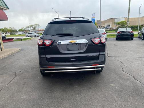 Gray 2015 Chevrolet Traverse 1LT