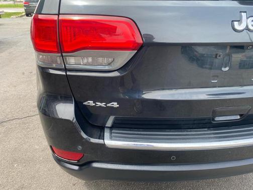 Black 2016 Jeep Grand Cherokee Limited