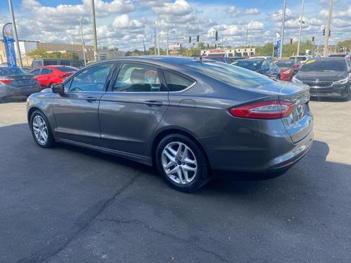 2014 Ford Fusion SE