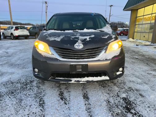 2012 Toyota Sienna XLE