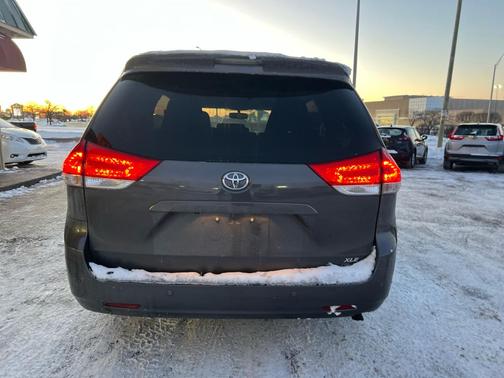 2012 Toyota Sienna XLE