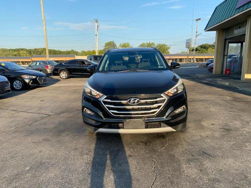 2017 Hyundai TUCSON Night