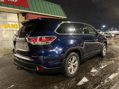 2015 Toyota Highlander LE