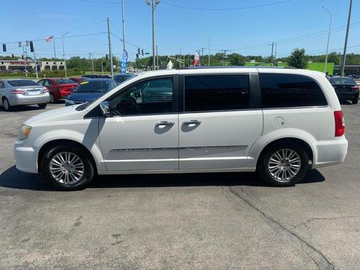 White 2012 Chrysler Town & Country Limited