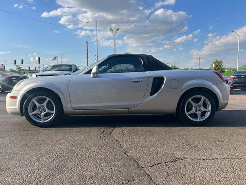 Silver 2002 Toyota MR2 Spyder