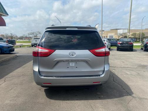 2015 Toyota Sienna XLE