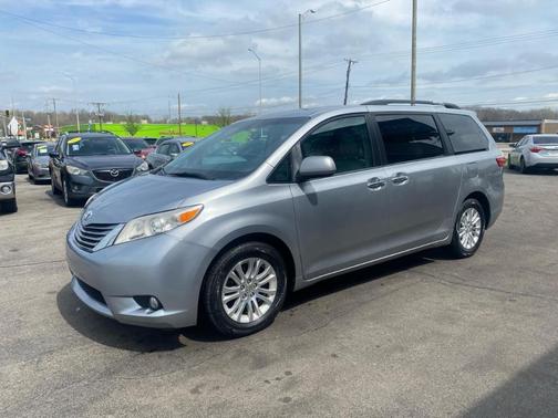 2015 Toyota Sienna XLE
