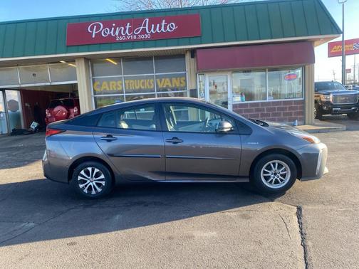 2019 Toyota Prius XLE