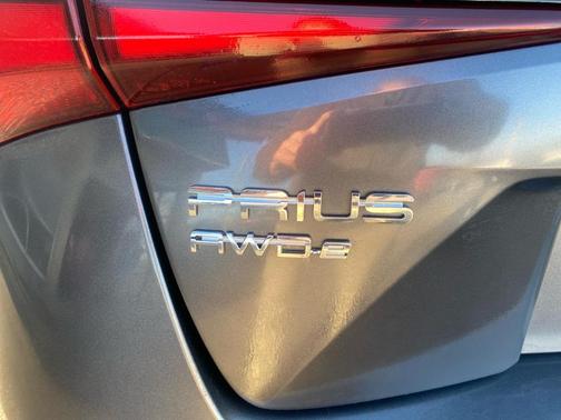 2019 Toyota Prius XLE