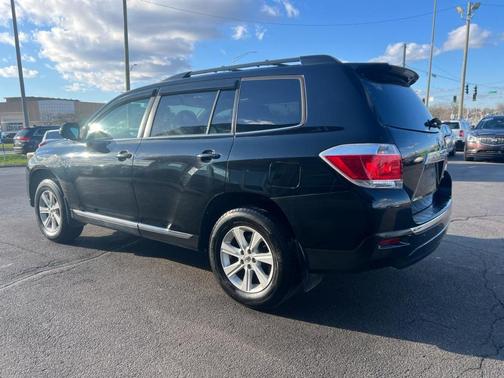 Black 2012 Toyota Highlander SE
