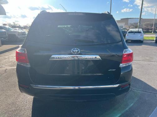 Black 2012 Toyota Highlander SE