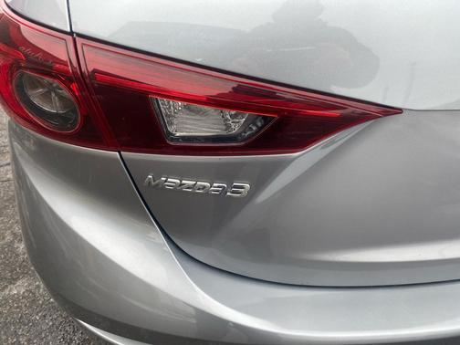 2016 Mazda Mazda3 i Sport