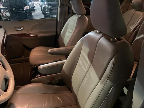 2011 Toyota Sienna Limited