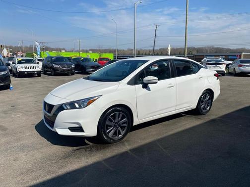 Black 2021 Nissan Versa 1.6 SV