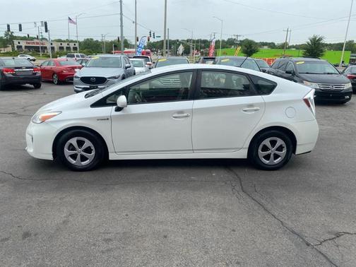 White 2014 Toyota Prius Three