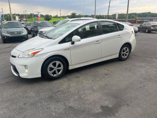 White 2014 Toyota Prius Three