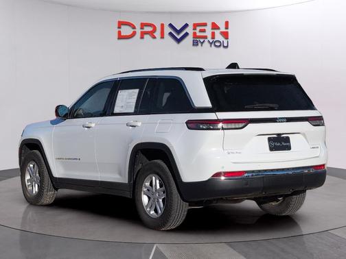 2022 Jeep Grand Cherokee Laredo