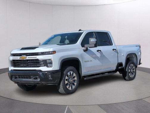 Summit White 2026 Chevrolet Silverado 2500 Custom