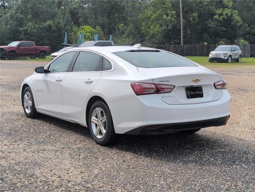 Summit White 2022 Chevrolet Malibu FWD LT