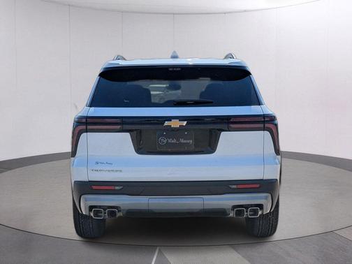 Summit White 2027 Chevrolet Traverse LT