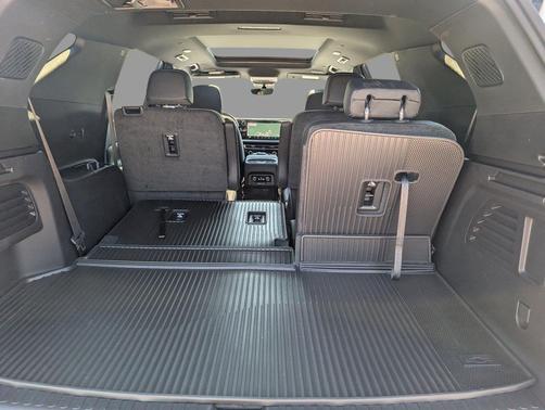 Summit White 2027 Chevrolet Traverse LT