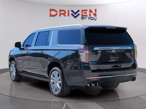 Dark Ash Metallic 2023 Chevrolet Suburban 2WD High Country