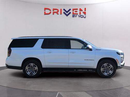 Iridescent Pearl Tricoat 2025 Chevrolet Suburban 4WD Z71