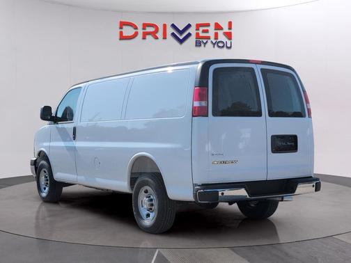 Summit White 2026 Chevrolet Express 2500 LT