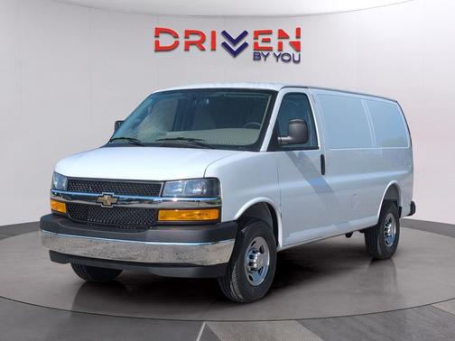 Summit White 2026 Chevrolet Express 2500 LT