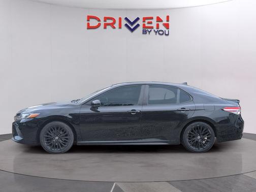 Midnight Black Metallic 2020 Toyota Camry SE