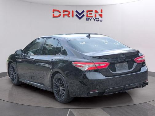 Midnight Black Metallic 2020 Toyota Camry SE
