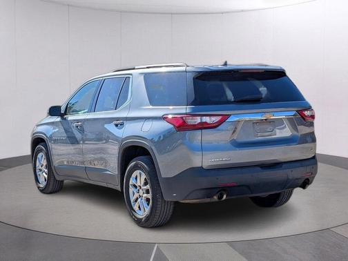 Satin Steel Metallic 2021 Chevrolet Traverse LT Cloth