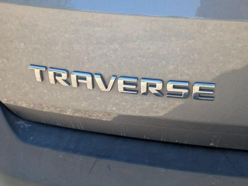 Satin Steel Metallic 2021 Chevrolet Traverse LT Cloth