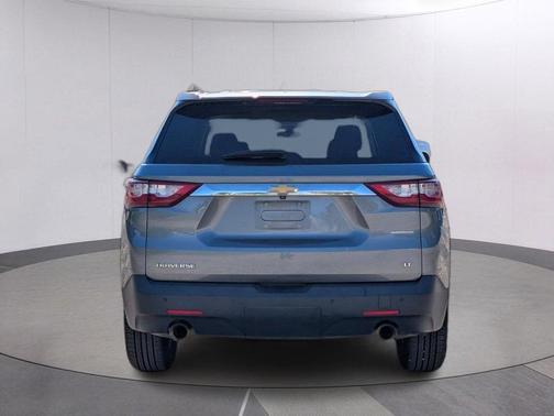 Satin Steel Metallic 2021 Chevrolet Traverse LT Cloth