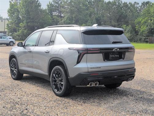Sterling Gray Metallic 2026 Chevrolet Traverse LT