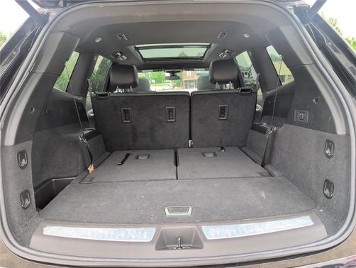 Stellar Black Metallic 2024 Cadillac XT6 Luxury FWD
