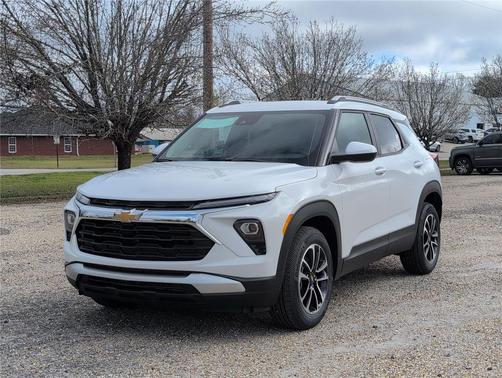 Summit White 2026 Chevrolet Trailblazer LT