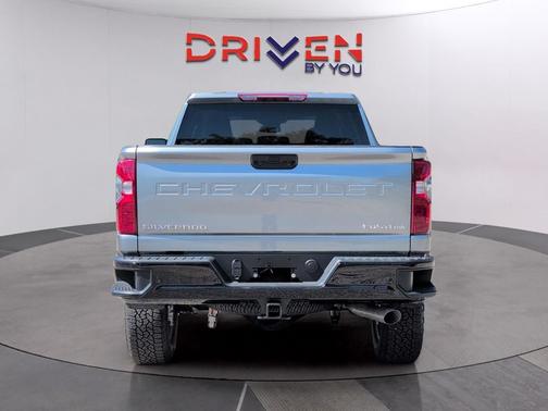 Sterling Gray Metallic 2026 Chevrolet Silverado 2500 Custom