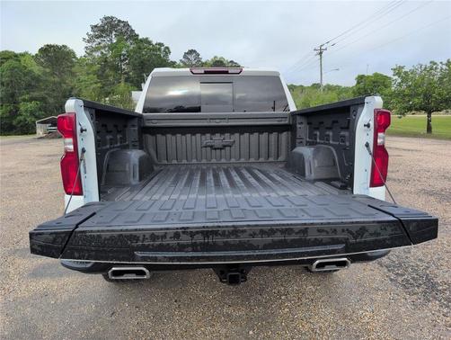 Summit White 2026 Chevrolet Silverado 1500 LT Trail Boss