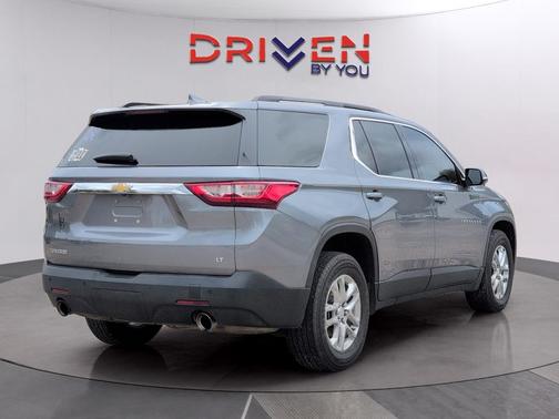 Satin Steel Metallic 2019 Chevrolet Traverse LT Leather