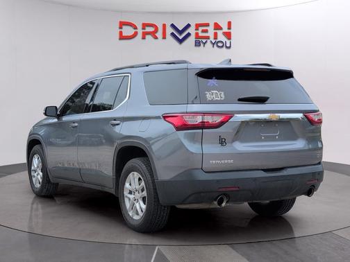 Satin Steel Metallic 2019 Chevrolet Traverse LT Leather